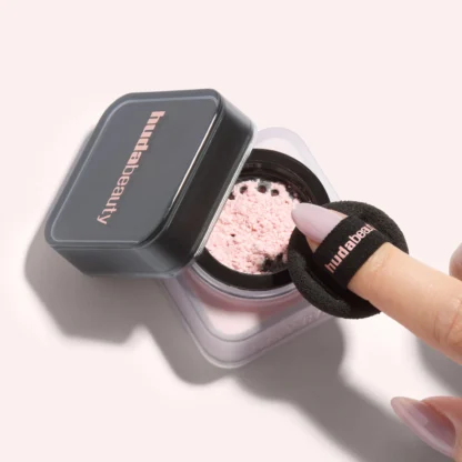 HUDA BEAUTY Easy Bake Loose Baking & Setting Powder 6gr MINI - Imagen 3