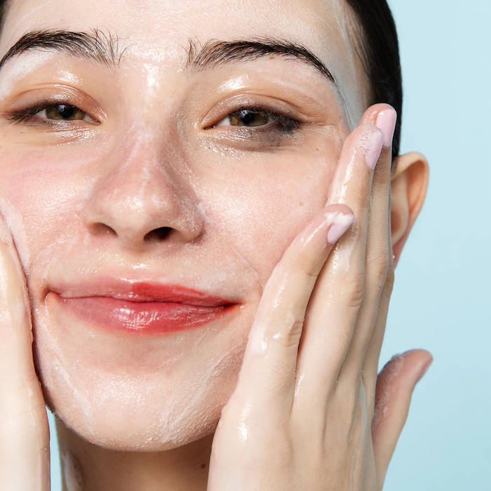 First Aid Beauty 2-in-1 Cleansing Oil + Makeup Remover - Imagen 2