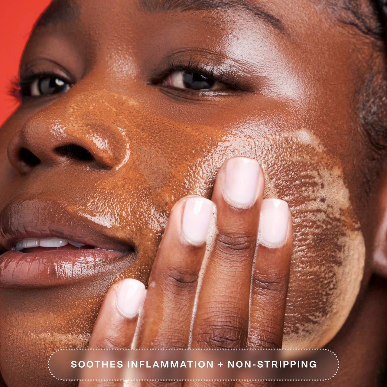 Tower 28 Beauty SOS Gentle Hydrating Gel Cleanser + Makeup Remover - Imagen 7