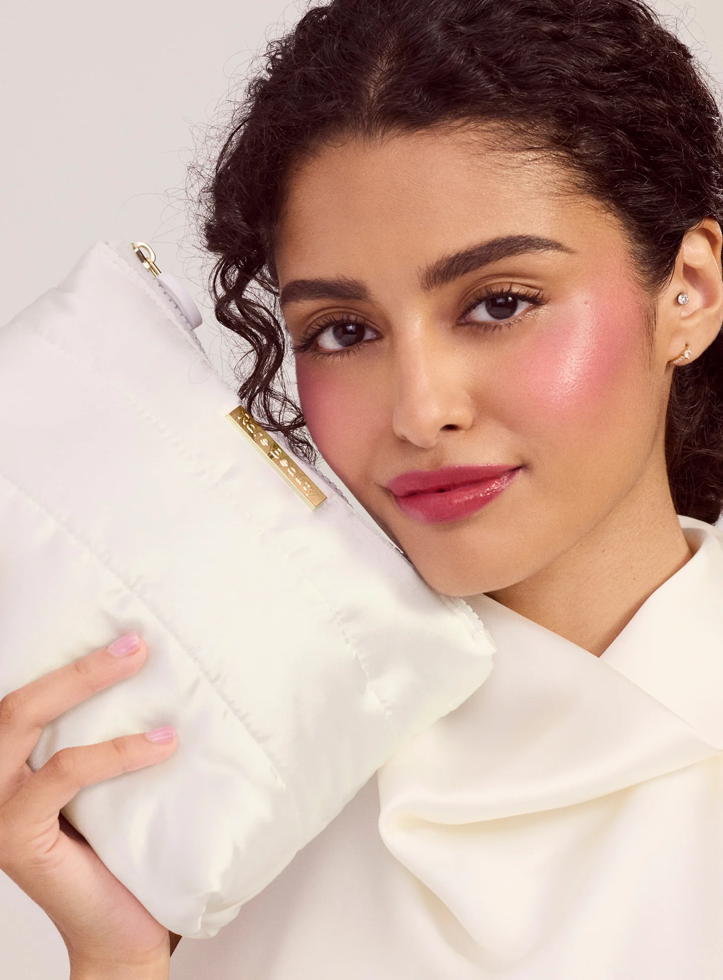 RARE BEAUTY Something Rosy Lip & Cheek Set - Imagen 11