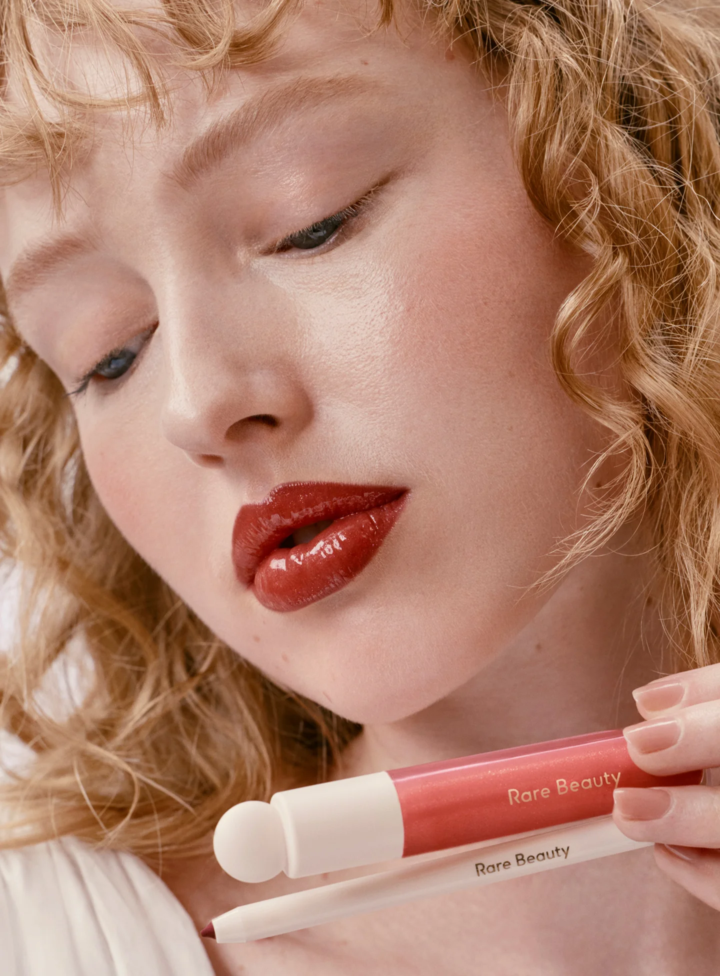 RARE BEAUTY Glass Effect Lip Liner & Gloss Duo - Imagen 4