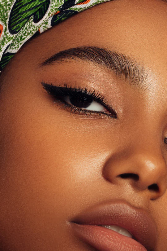 BISHA Essential Eye Designer Duo Set in Downtown Black & Uptown Brown - Imagen 5