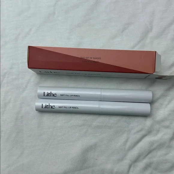 LITHE BEAUTY Soft Fill Lip Pencils in Dusk & Scarlet - Imagen 2