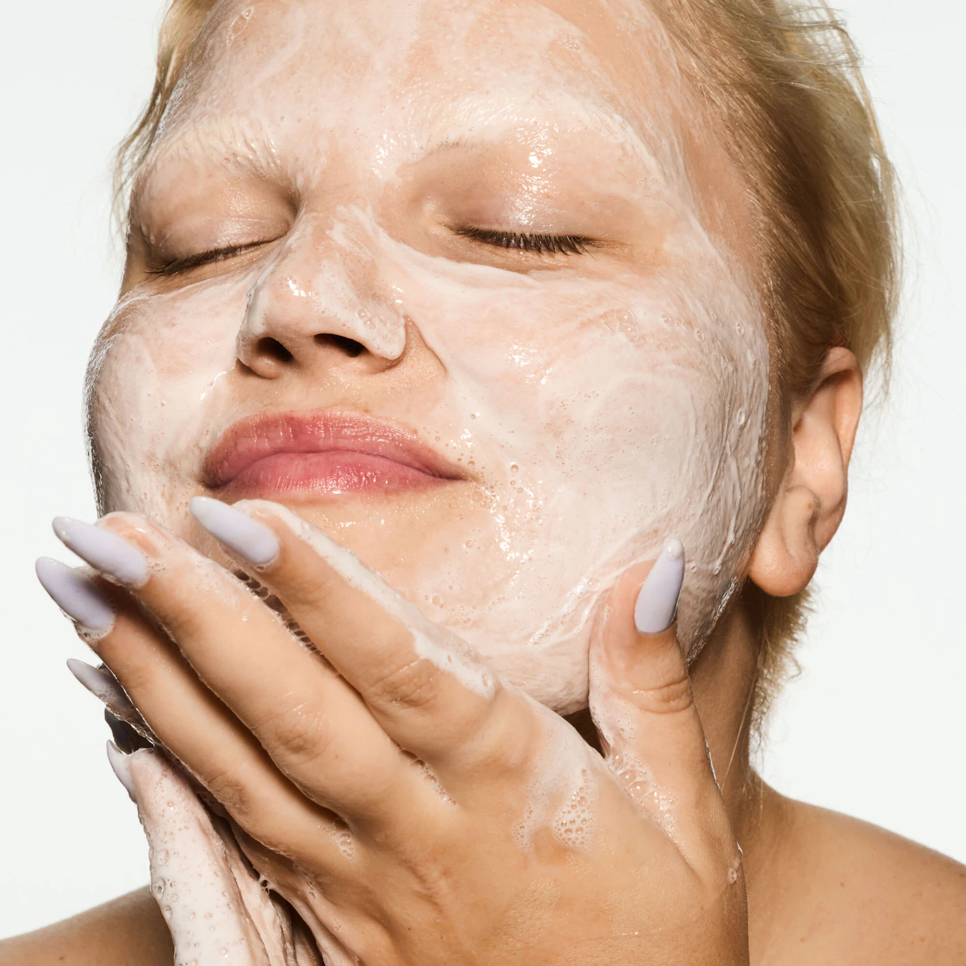 Fenty Beauty by Rihanna Total Cleans'r Remove-It-All Cleanser 145 - Imagen 6